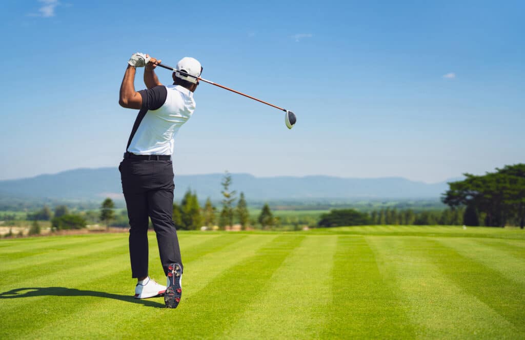 prendre un bon départ au golf