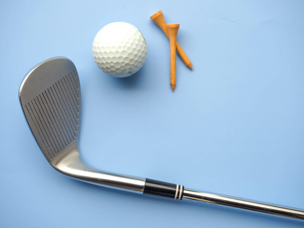 Club de golf et élément prépondérant pour la distance